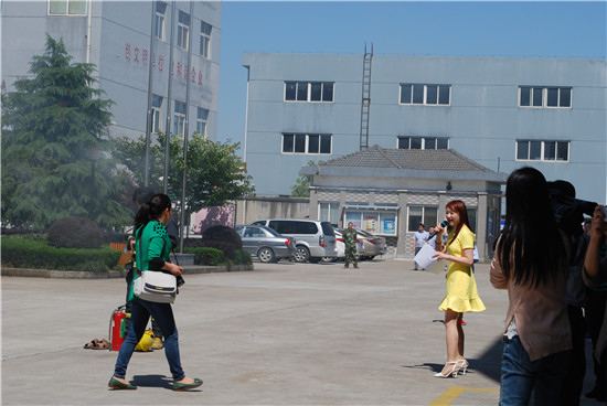 1562389011176401.jpg 1444182514573.jpg